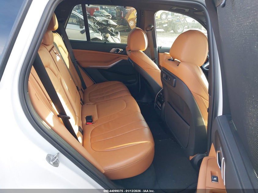 VIN 5UXCR6C01N9L85930 2022 BMW X5 XDRIVE40I