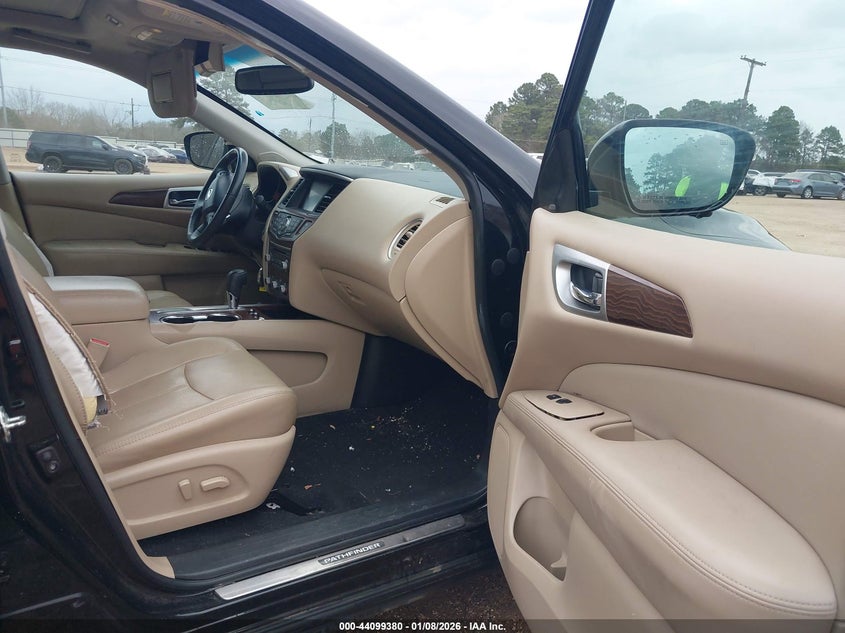 2017 Nissan Pathfinder Platinum