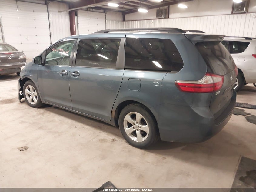 2015 Toyota Sienna Le 8 Passenger