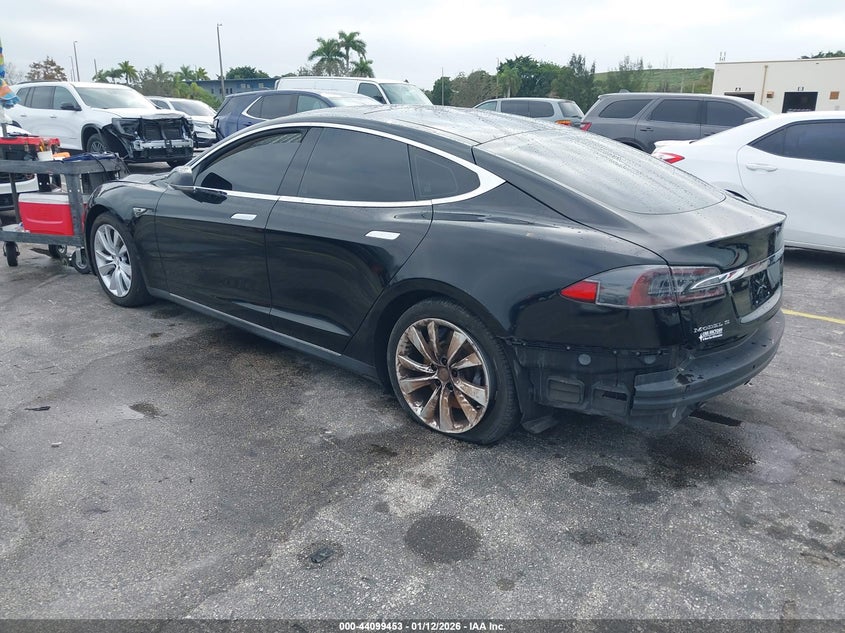 Vin: 5yjsa1dn0dfp12081, lot: 44595310, tesla model s 20133