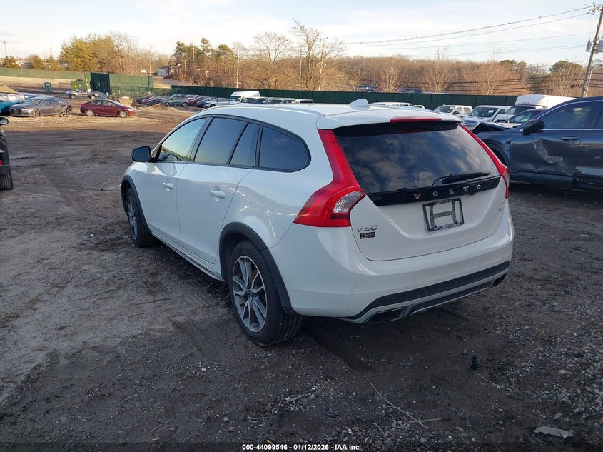 2018 Volvo V60 Cross Country T5
