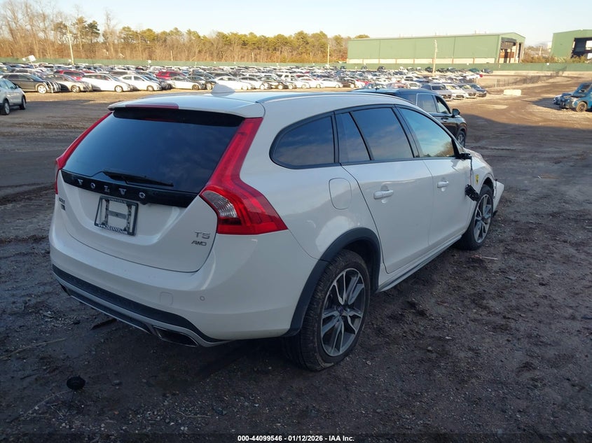 2018 Volvo V60 Cross Country T5
