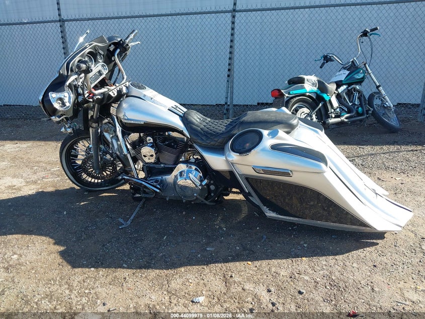 2002 Harley-Davidson Flhtci VIN: 1HD1FFW1X2Y636031 Lot: 44099979