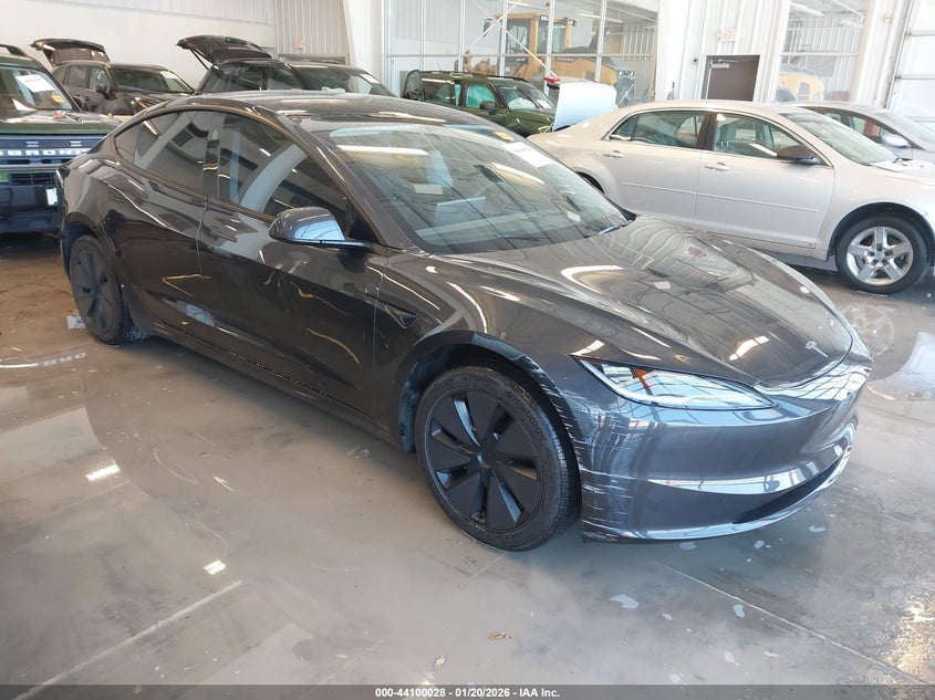 TESLA MODEL 3 - zdjęcie 1
