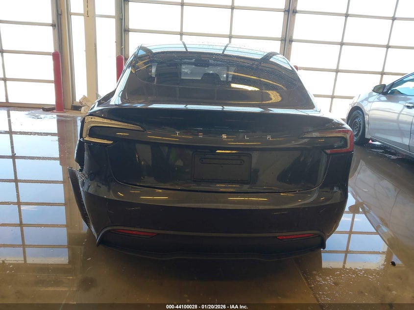 TESLA MODEL 3 - zdjęcie 16