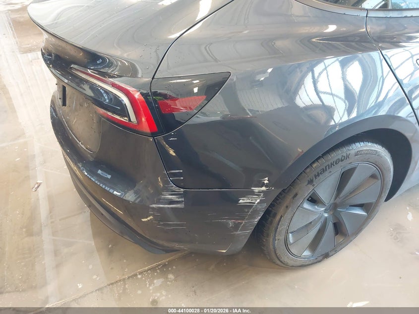 TESLA MODEL 3 - zdjęcie 19