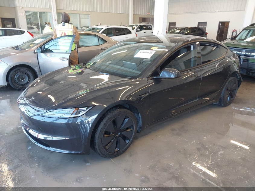 TESLA MODEL 3 - zdjęcie 2