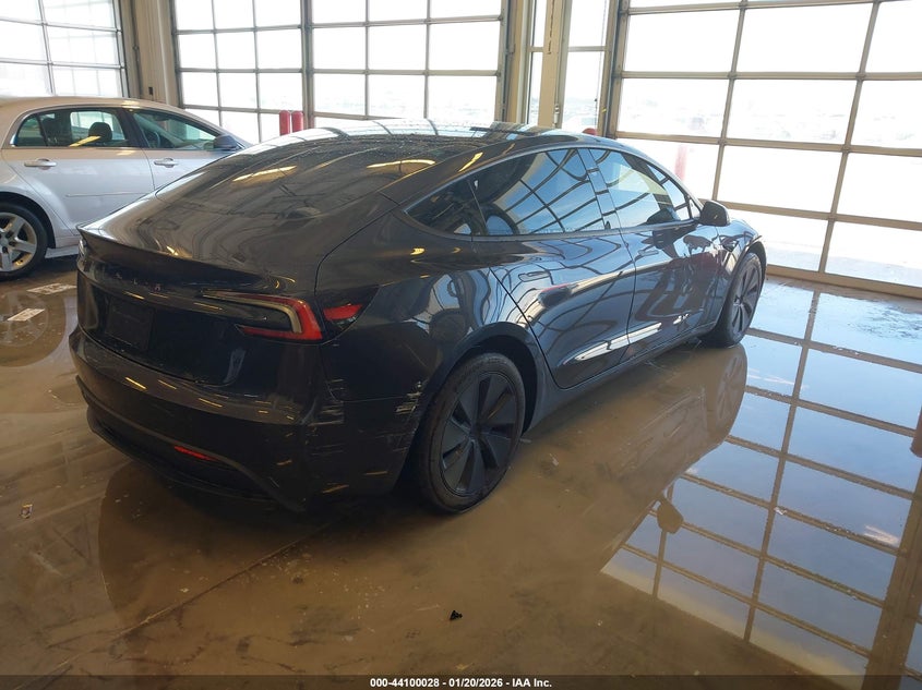 TESLA MODEL 3 - zdjęcie 4
