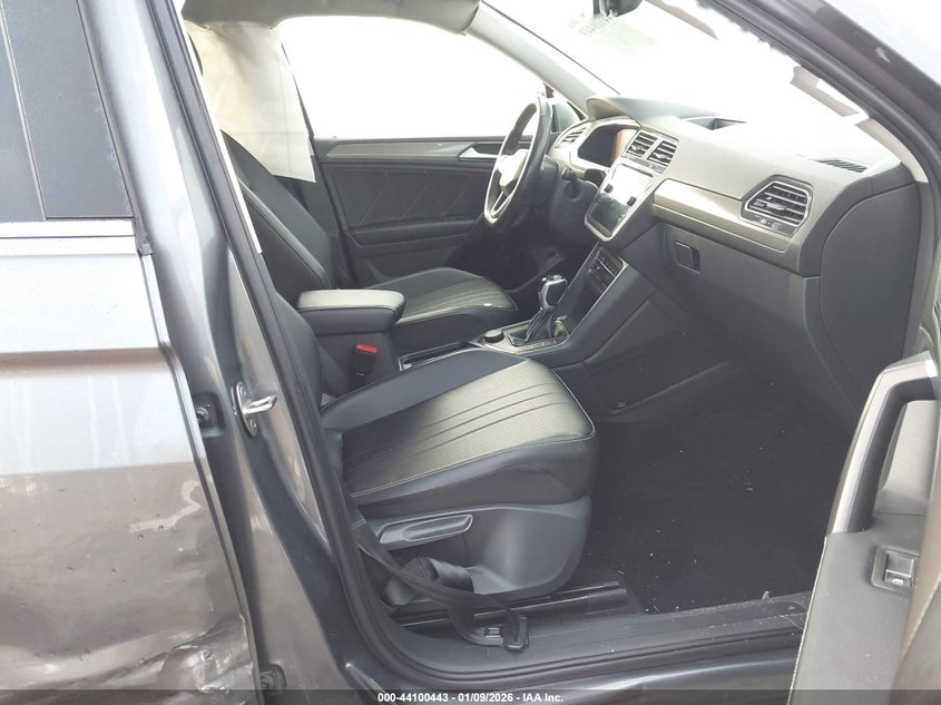 VIN 3VV2B7AX3NM030560 2022 VOLKSWAGEN TIGUAN 2.0T SE