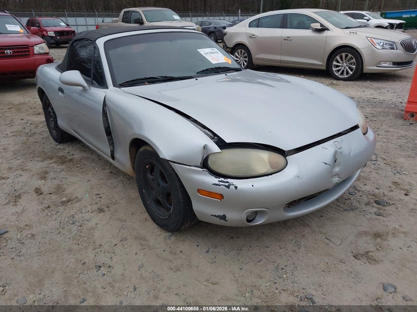 2000 Mazda Mx-5 Miata Ls/Special Edition VIN: JM1NB3537Y0144242 Lot: 44100658