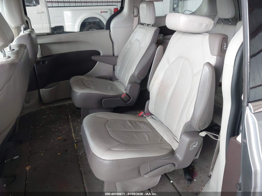 VIN 2C4RC1BG2HR515548 2017 CHRYSLER PACIFICA TOURING-L