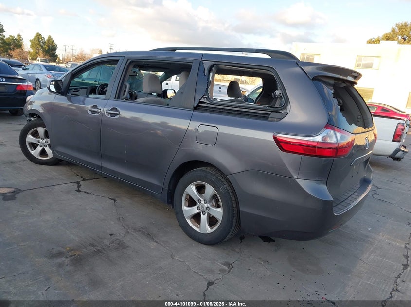 2017 Toyota Sienna Le 8 Passenger