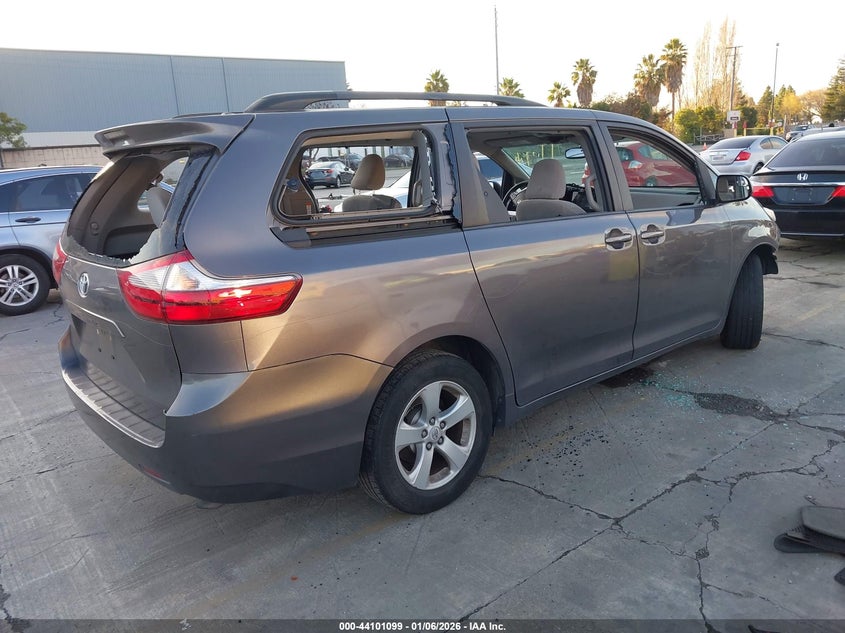 2017 Toyota Sienna Le 8 Passenger