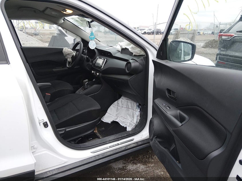 2023 Nissan Kicks S Xtronic Cvt