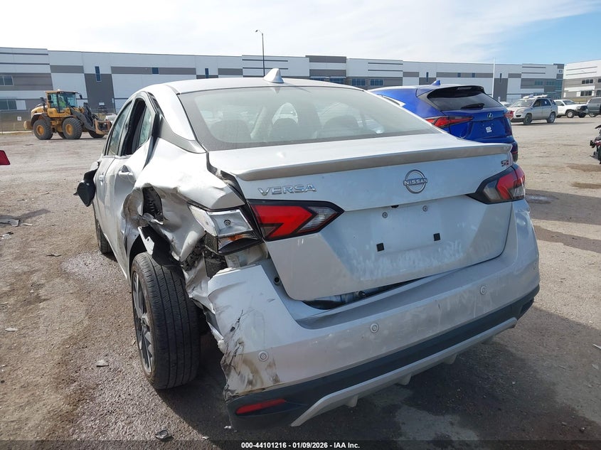 2024 Nissan Versa 1.6 Sr