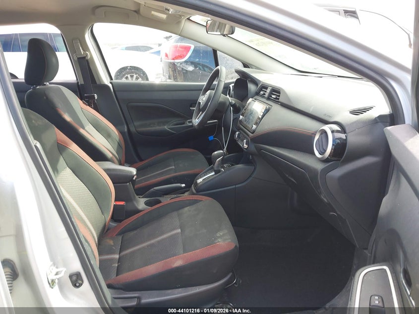 2024 Nissan Versa 1.6 Sr