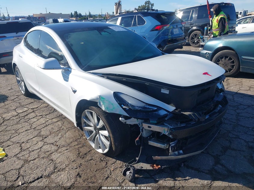 5YJ3E1EB1KF513390 2019 Tesla Model 3 Long Range/Performance auction photo 1
