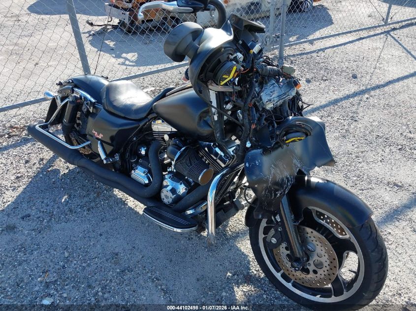 2013 Harley-Davidson FLHX