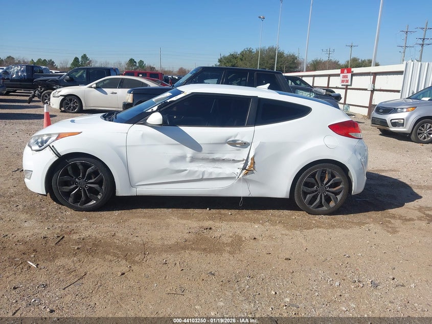 2015 Hyundai Veloster Re:flex VIN: KMHTC6AD2FU220536 Lot: 44103250