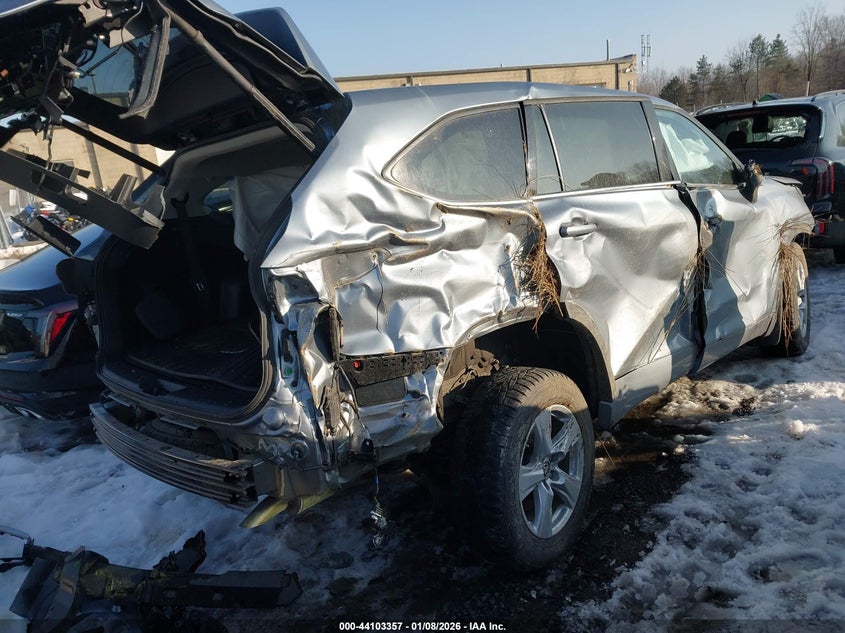 2022 Toyota Highlander Le