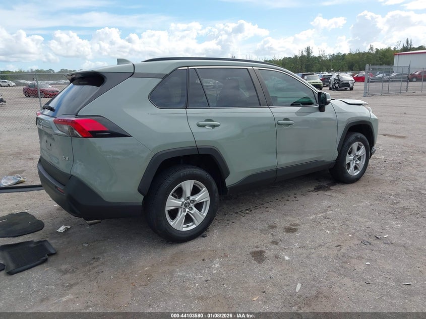 VIN 2T3W1RFV0KW052550 2019 TOYOTA RAV4 XLE