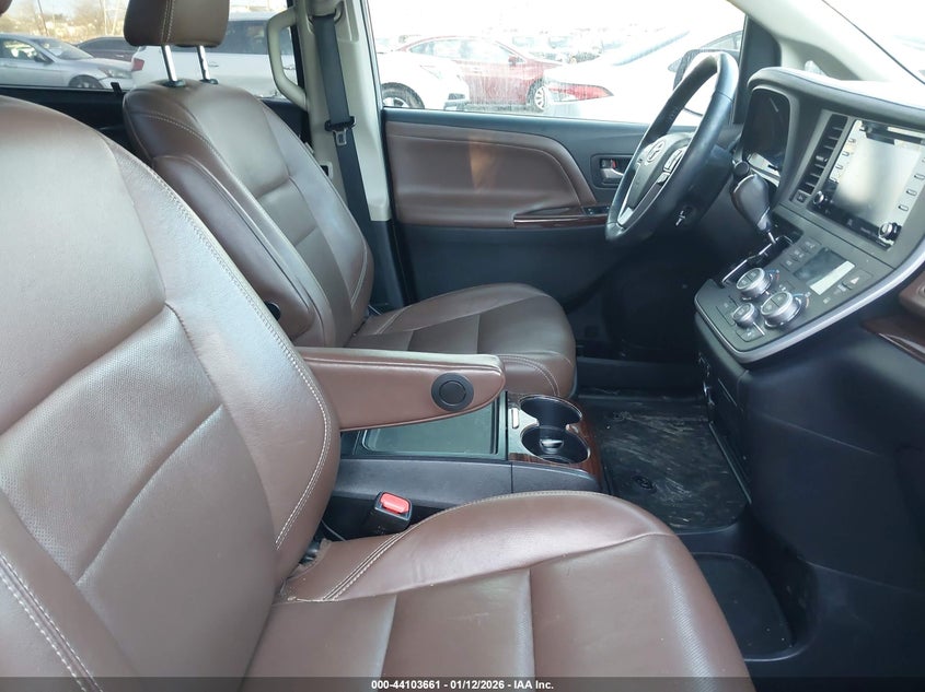 2020 Toyota Sienna Limited Premium