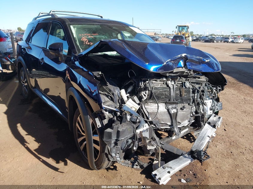 2023 Nissan Pathfinder Platinum 4Wd