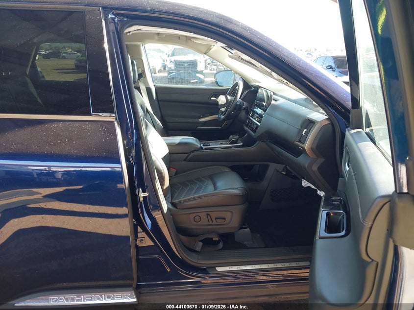 2023 Nissan Pathfinder Platinum 4Wd