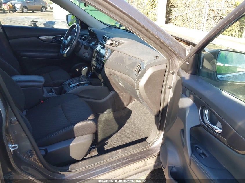 2017 Nissan Rogue Sv