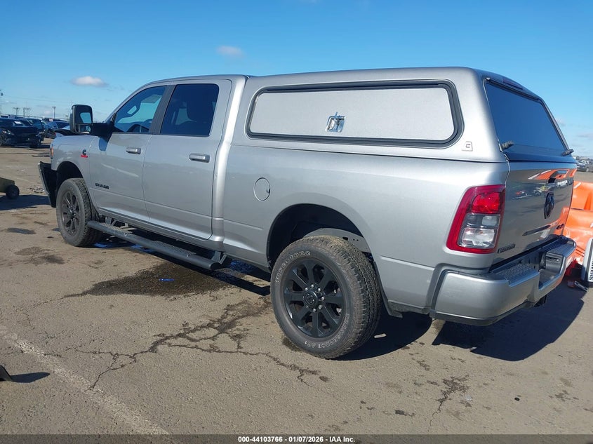 Vin: 3c6ur5dl2pg517242, lot: 44599623, ram 2500 big horn  4x4 6'4 box 20233