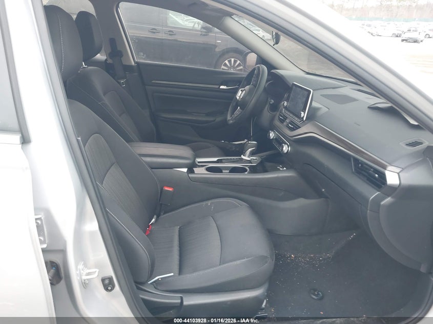 2024 Nissan Altima Sv Fwd