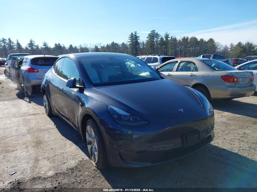 2022 Tesla Model Y Long Range Dual Motor All-Wheel Drive