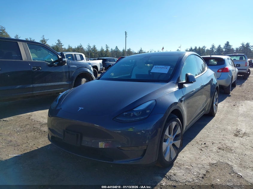 2022 Tesla Model Y Long Range Dual Motor All-Wheel Drive