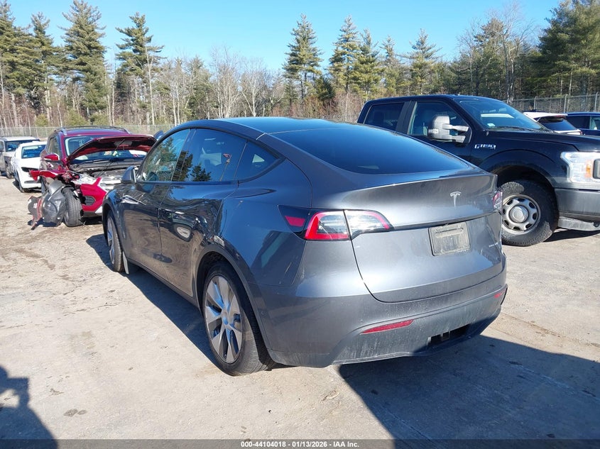 2022 Tesla Model Y Long Range Dual Motor All-Wheel Drive