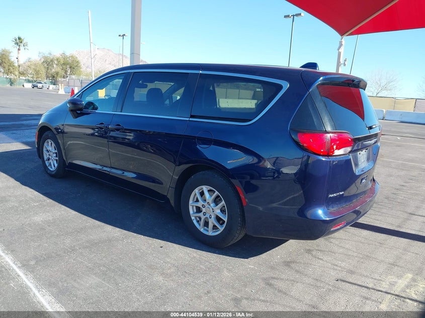 Vin: 2c4rc1dg3hr756693, lot: 44600396, chrysler pacifica touring 20173