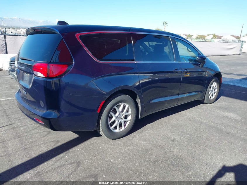 Vin: 2c4rc1dg3hr756693, lot: 44600396, chrysler pacifica touring 20174