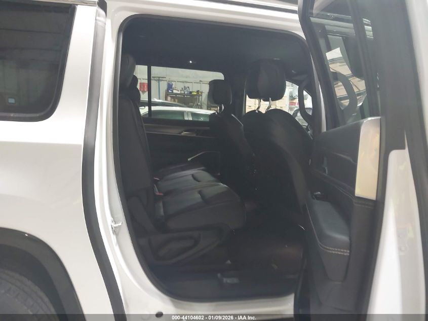 2025 Jeep Wagoneer - 1C4SJSBP3SS513407