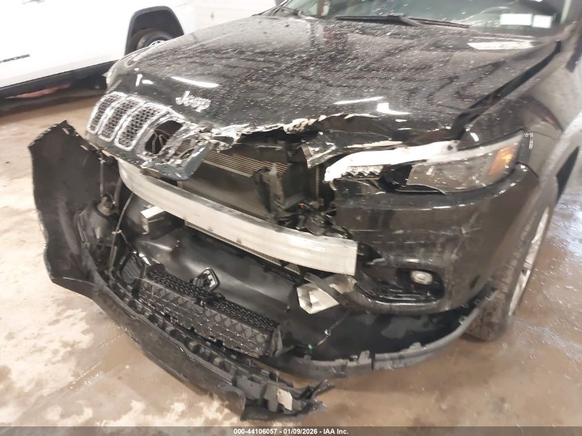 2019 Jeep Cherokee Latitude Plus 4X4 VIN: 1C4PJMLB9KD384761 Lot: 44106057