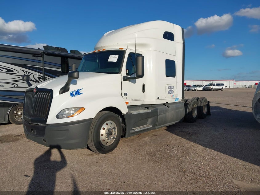2019 International Lt white Lot 111044106265 Vin 3HSDZAPR3KN071213
