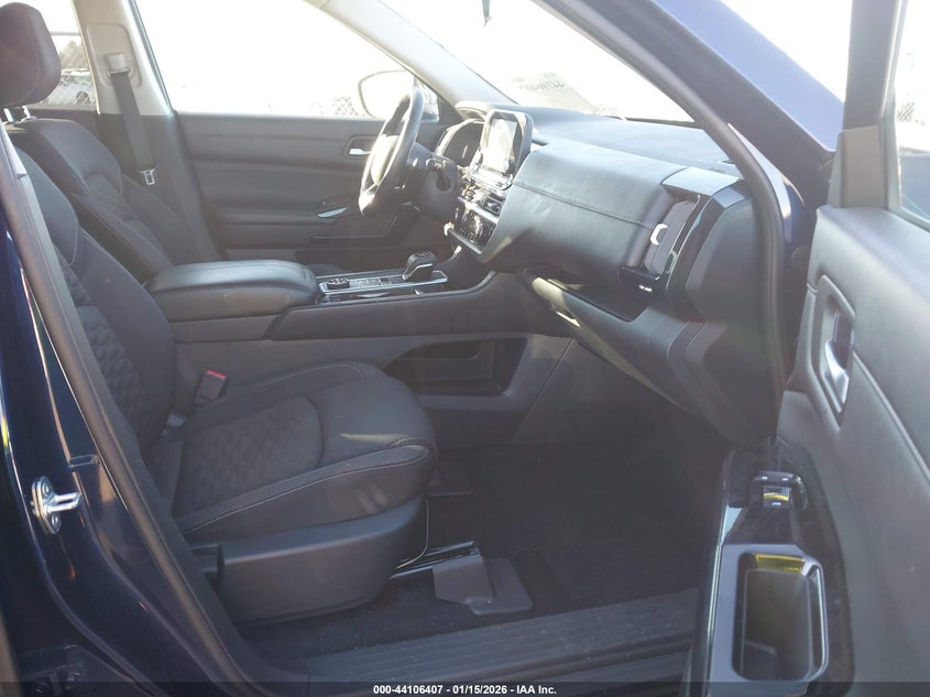 2022 Nissan Pathfinder Sv 4Wd