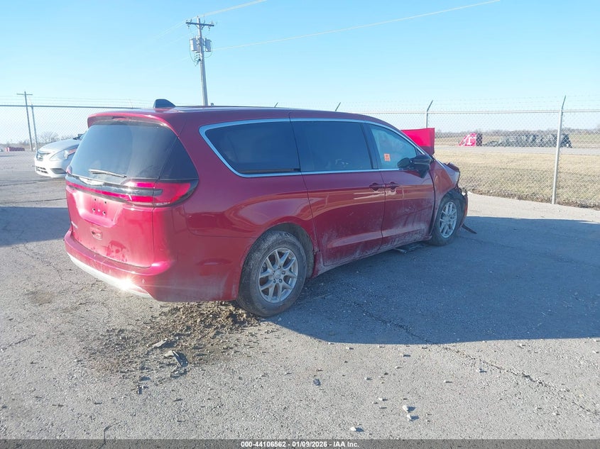 2025 Chrysler Pacifica Select