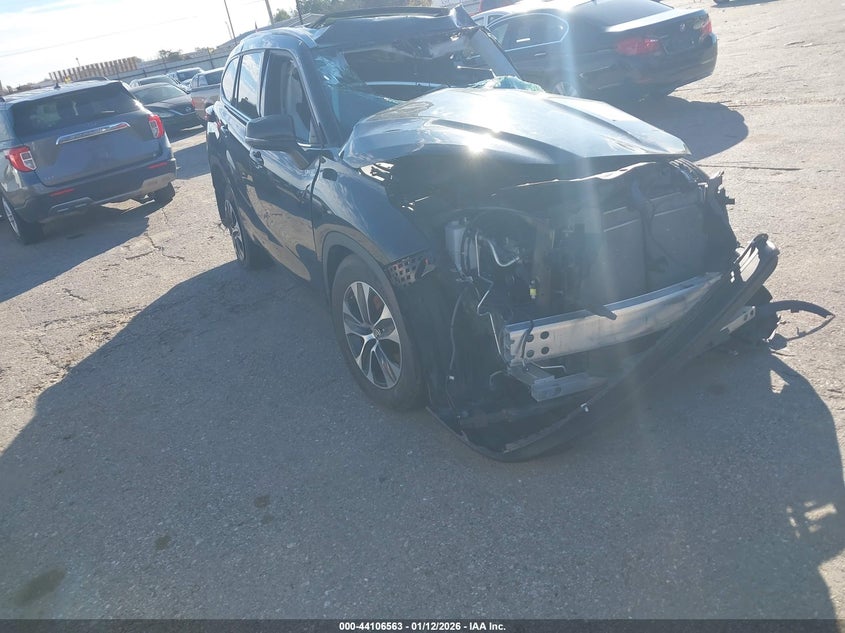 2022 Toyota Highlander Xle