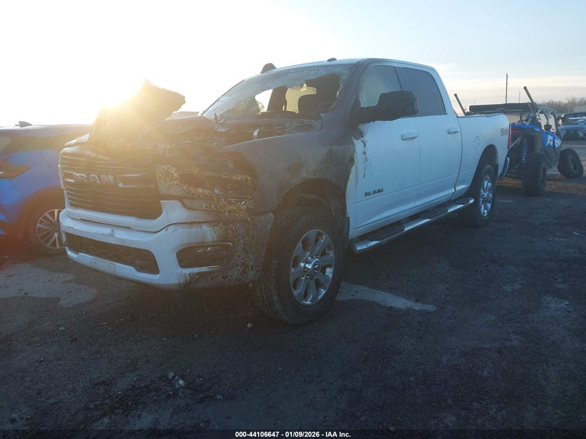Vin: 3c6ur5dl4lg238949, lot: 44602504, ram 2500 big horn  4x4 6'4 box 20202