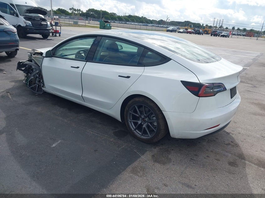 2022 Tesla Model 3 Rear-Wheel Drive