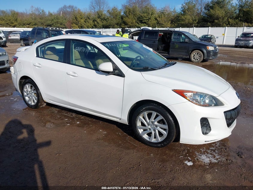 JM1BL1V82C1543949 MAZDA MAZDA3 Photo 1