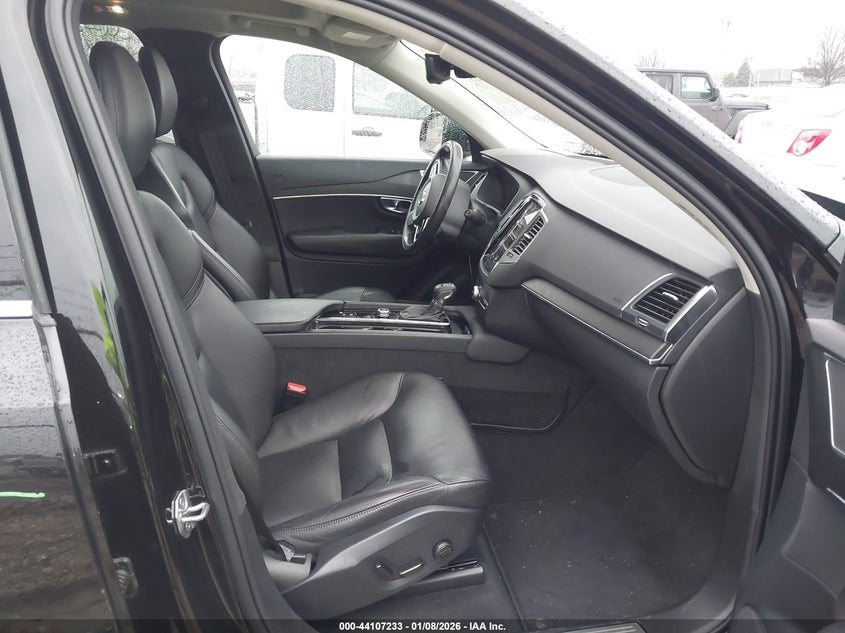 2020 Volvo Xc90 T6 Momentum 7 Passenger