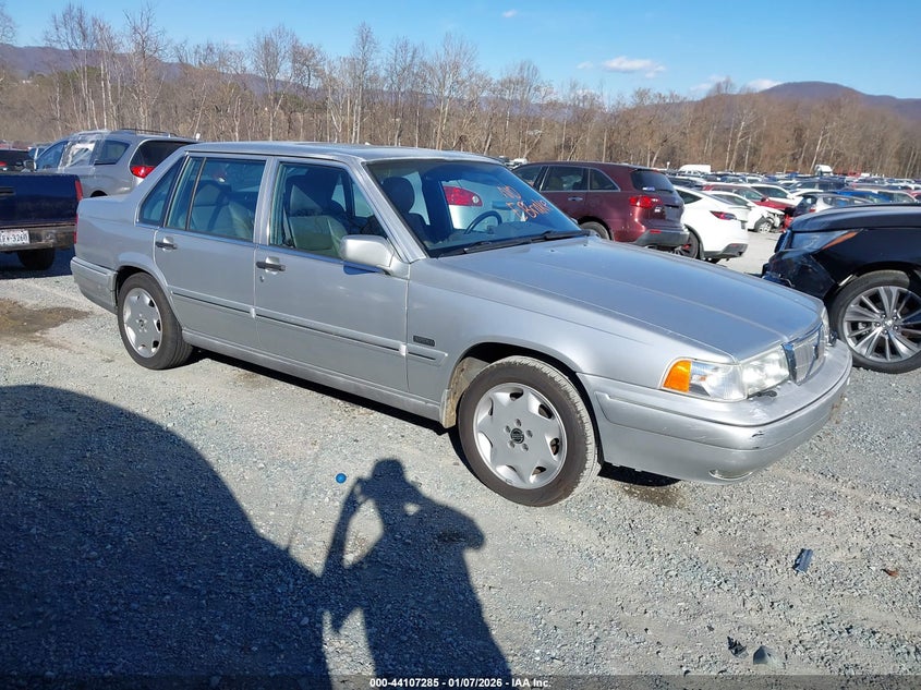 VOLVO 960 1997. Lot# 44107285. VIN YV1KS960XV1103792. Photo 1