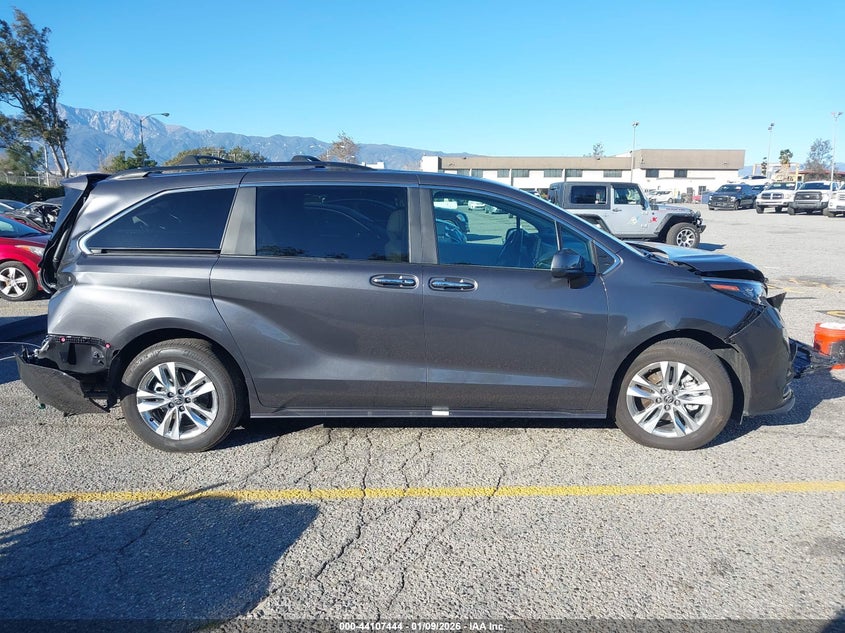 VIN 5TDJSKFC5SS200514 2025 TOYOTA SIENNA XLE