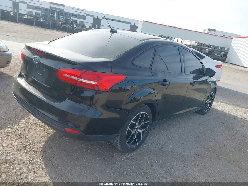 Vin: 1fadp3h23jl312775, lot: 44603585, ford focus sel 20184