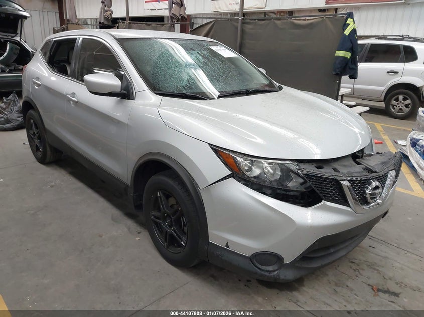 JN1BJ1CP5JW106594 2018 Nissan Rogue Sport S auction photo 1